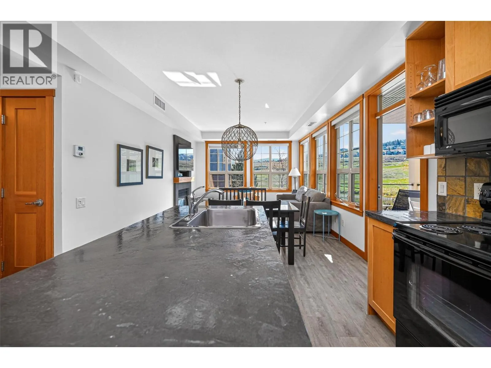 101 Village Centre Court Unit# 232 Lot# 6