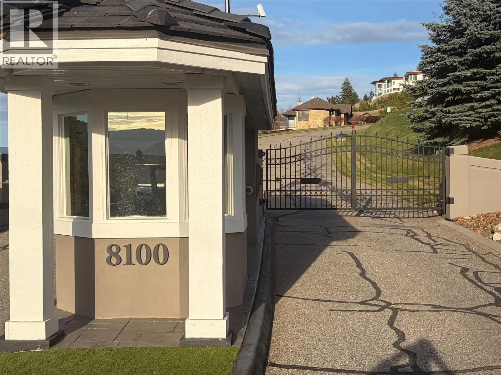 152 Sunset Boulevard