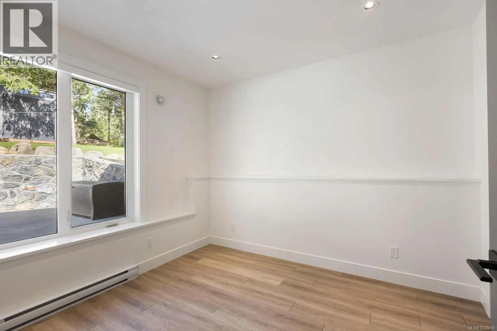 593 Downey Rd
