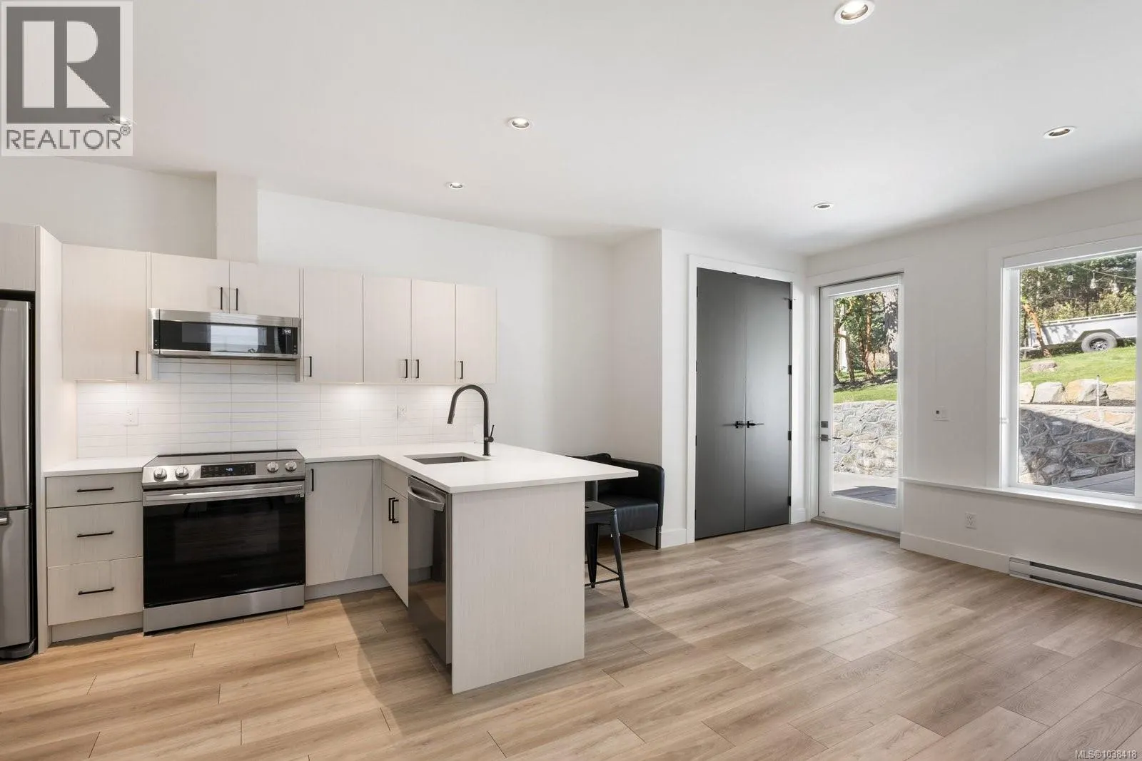 593 Downey Rd