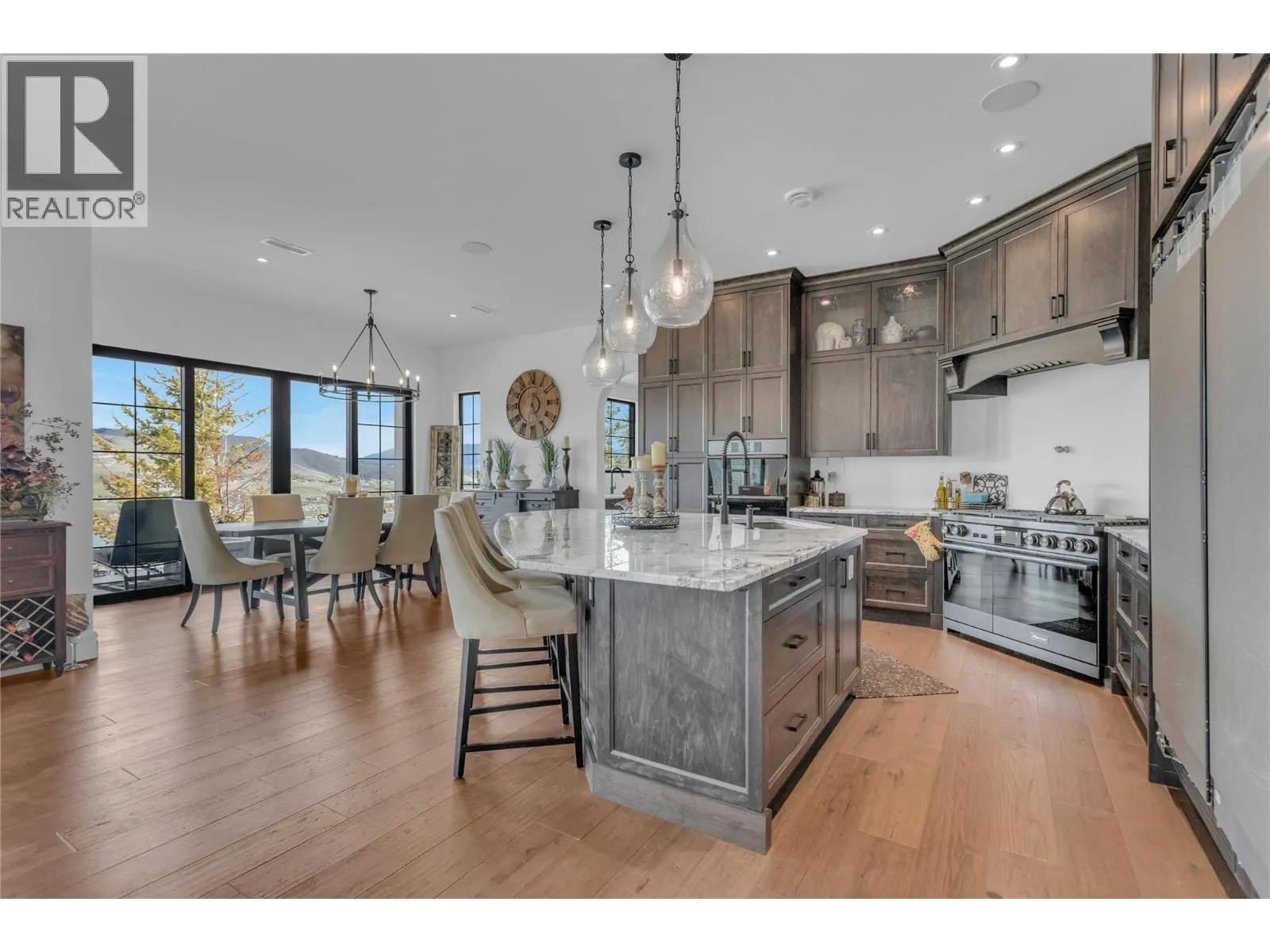 164 Sunset Boulevard