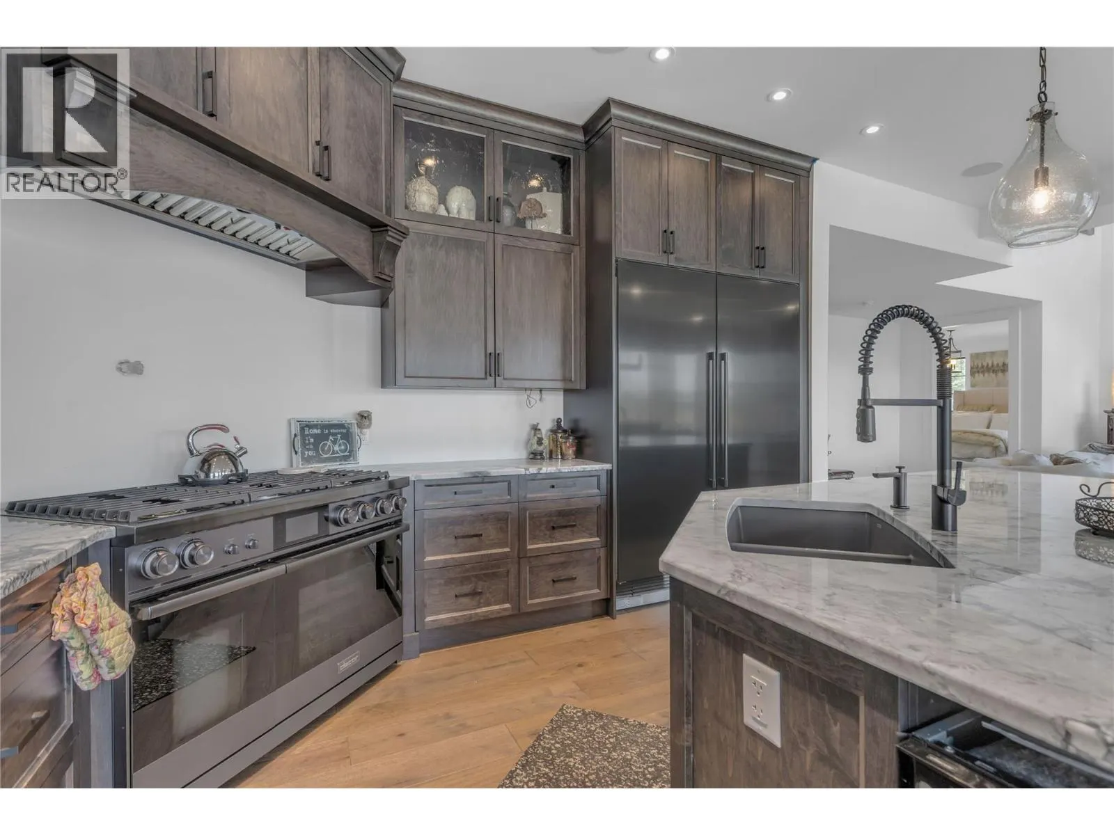 164 Sunset Boulevard