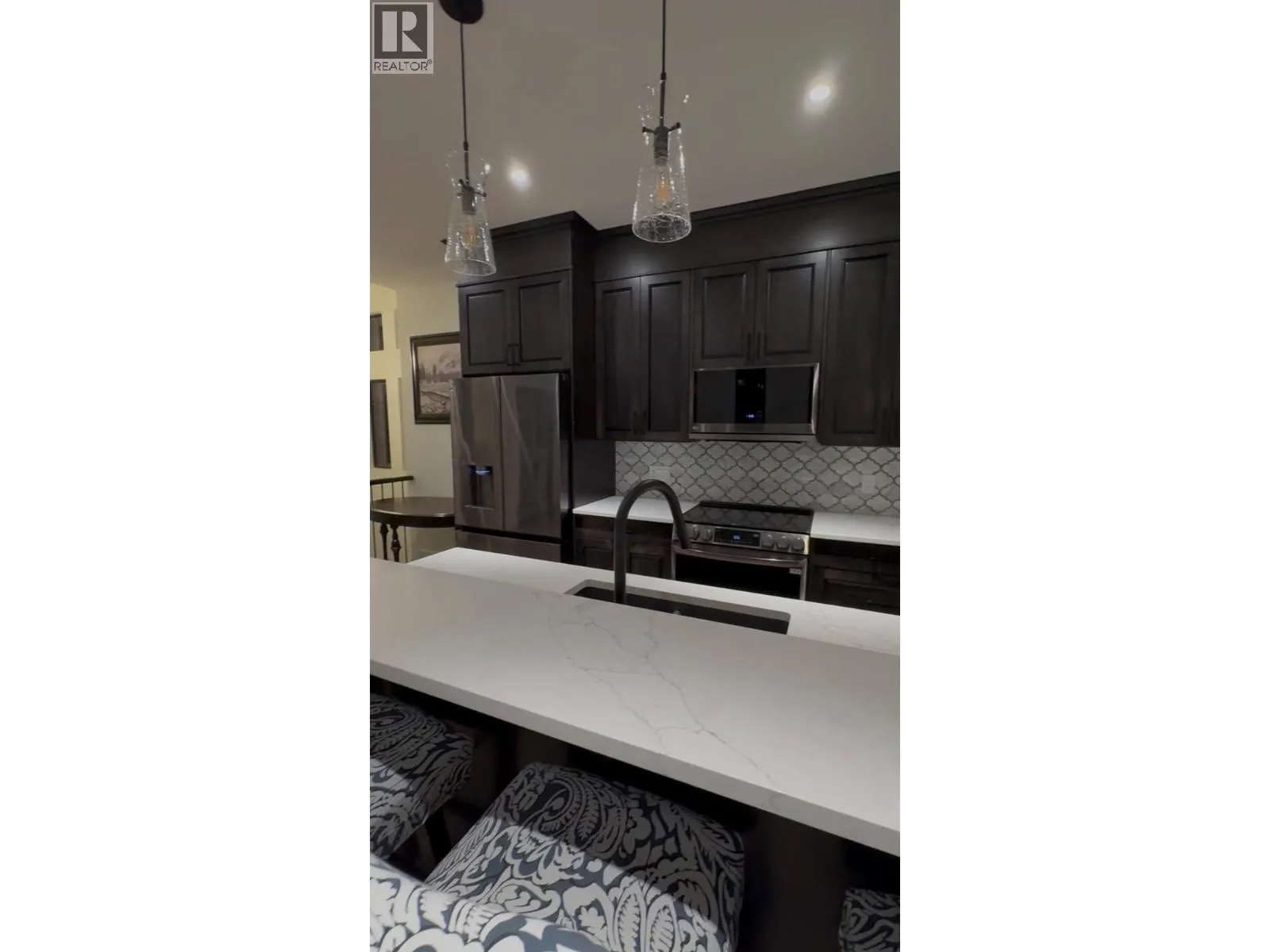164 Sunset Boulevard