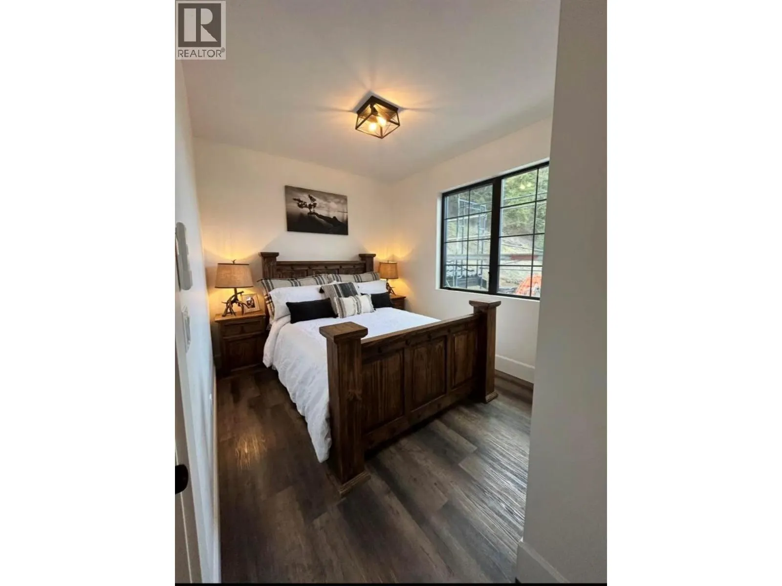 164 Sunset Boulevard