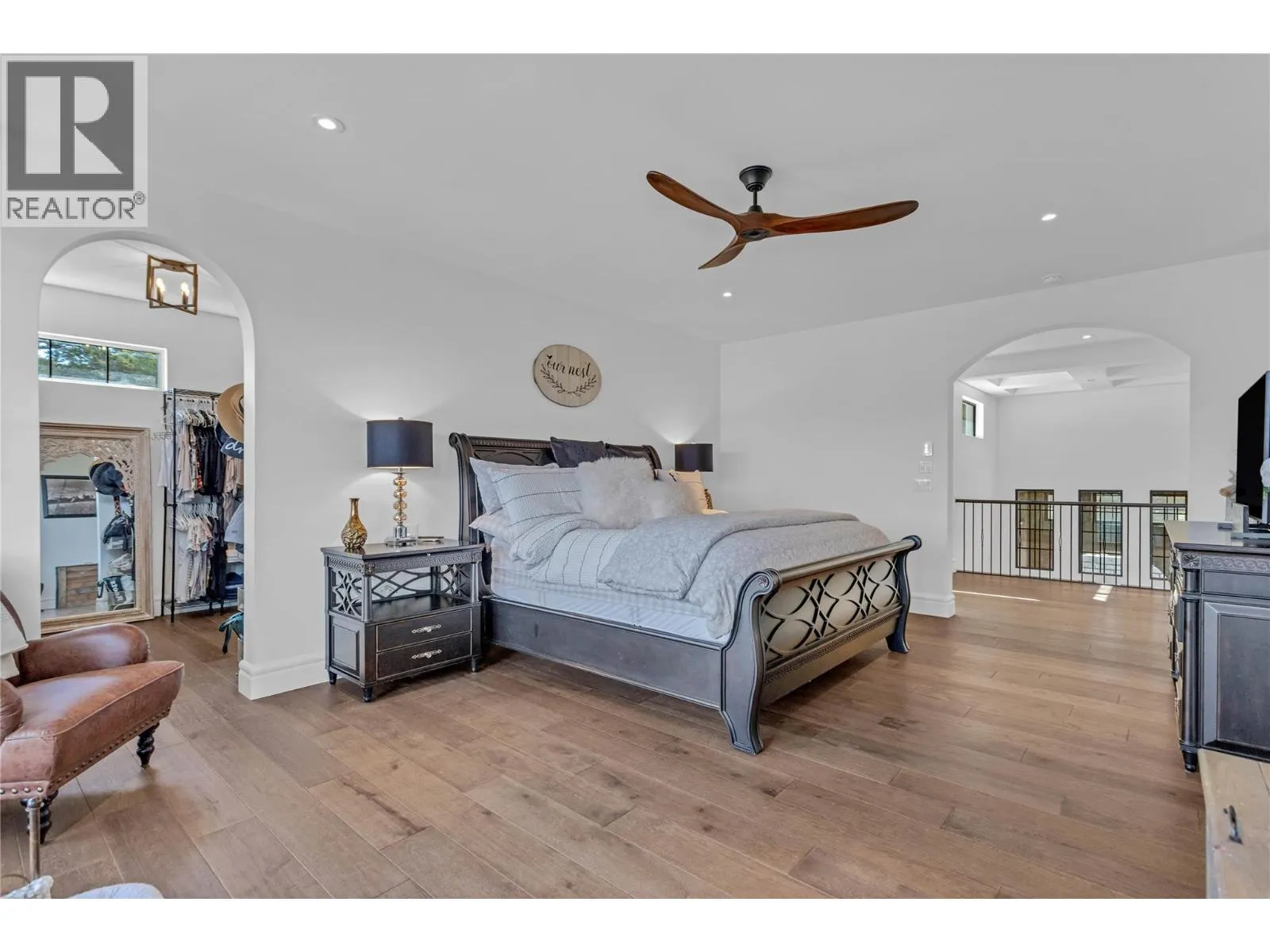 164 Sunset Boulevard