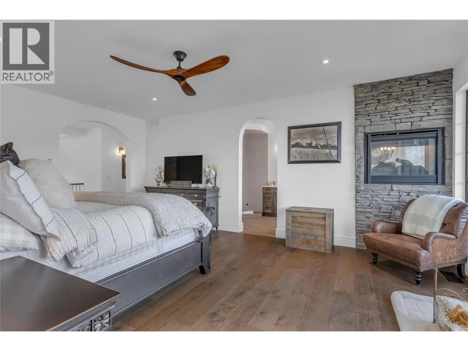 164 Sunset Boulevard