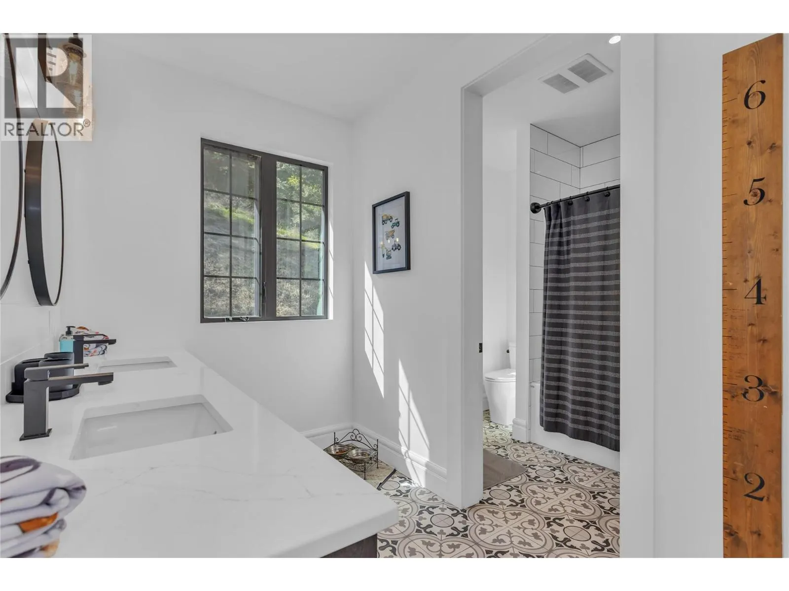 164 Sunset Boulevard