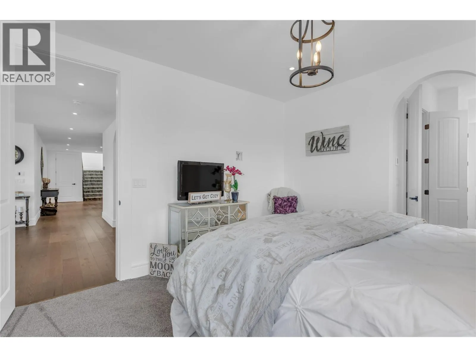 164 Sunset Boulevard