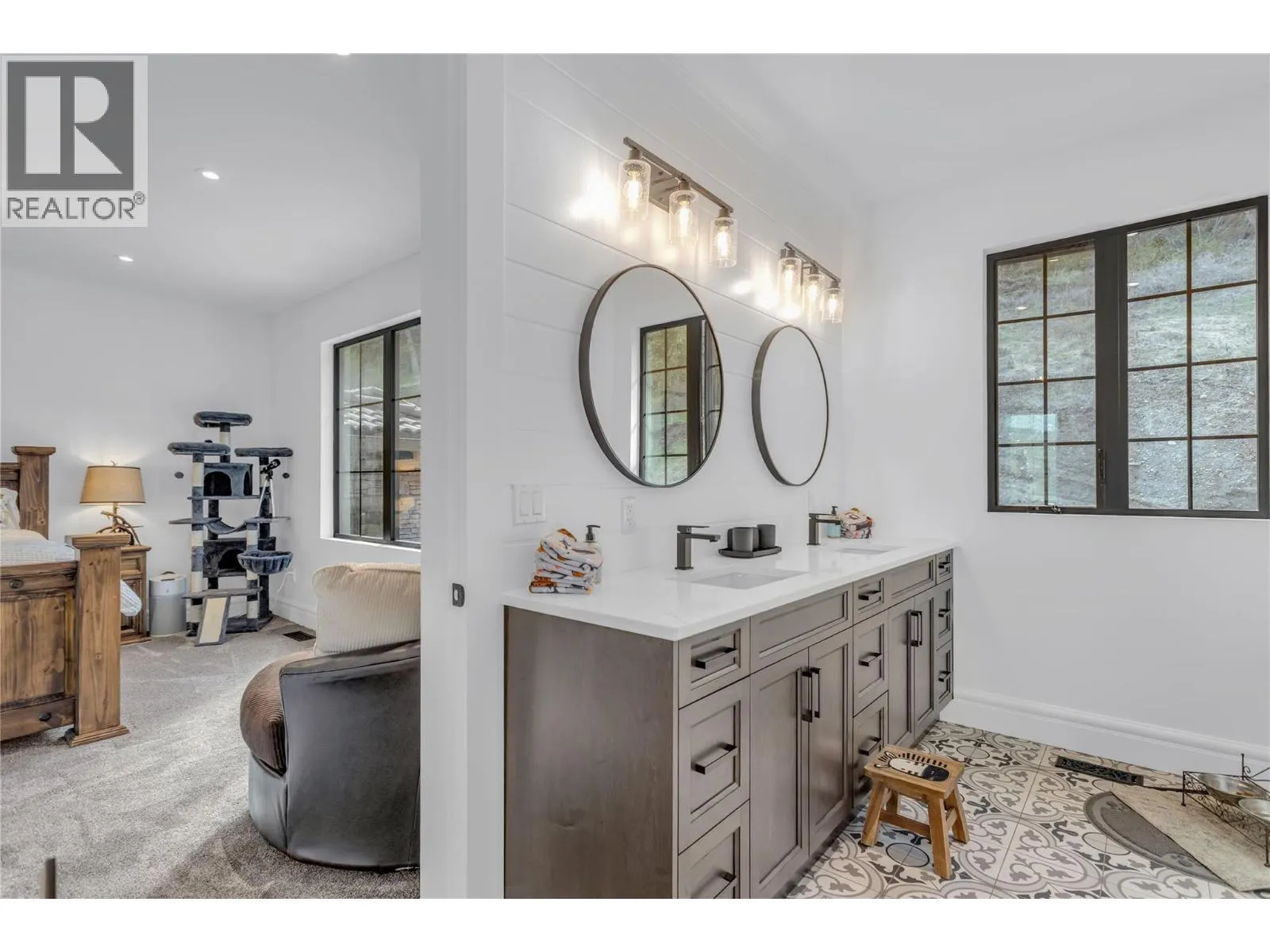 164 Sunset Boulevard