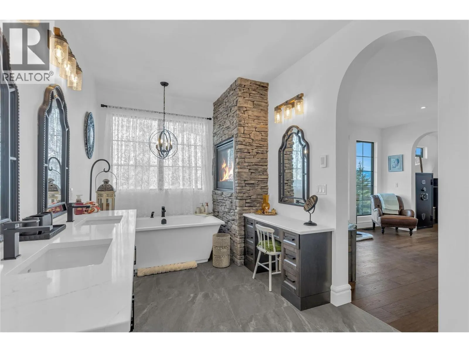 164 Sunset Boulevard