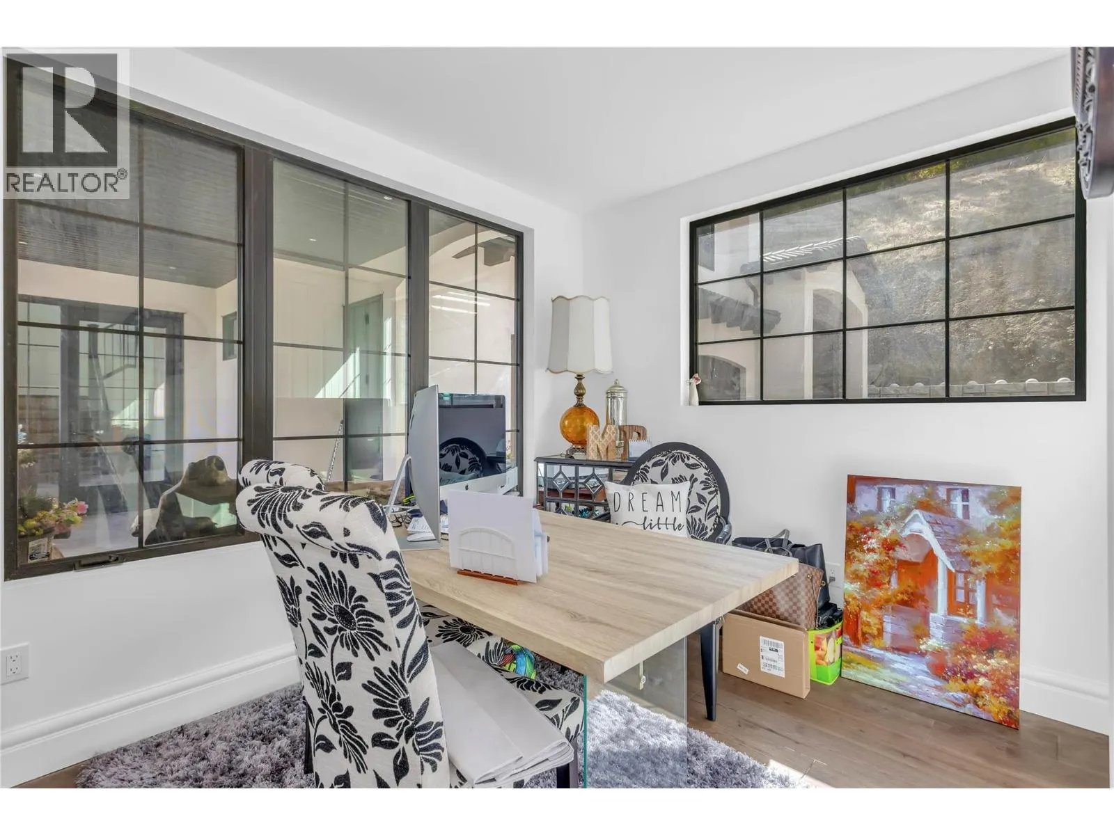 164 Sunset Boulevard