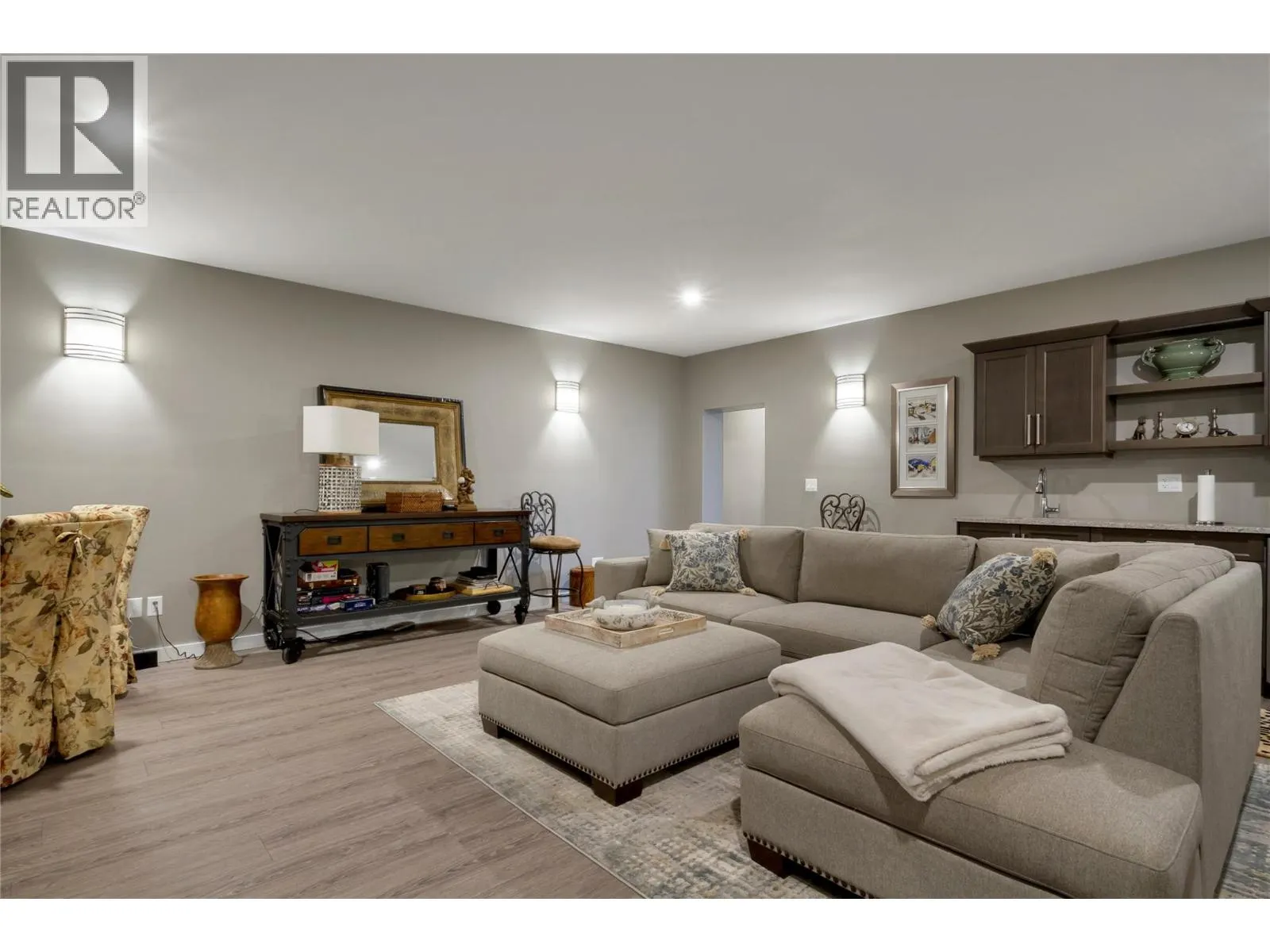 595 Vineyard Way N Unit# 31