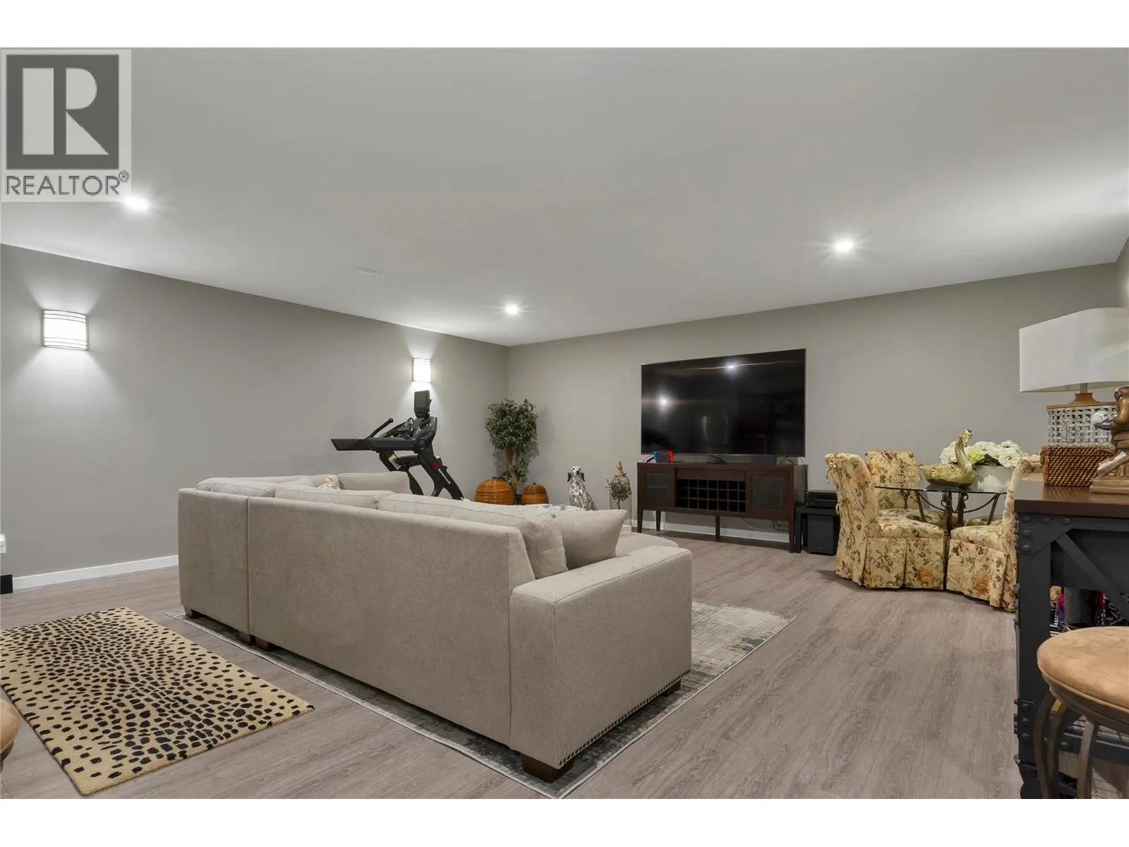 595 Vineyard Way N Unit# 31