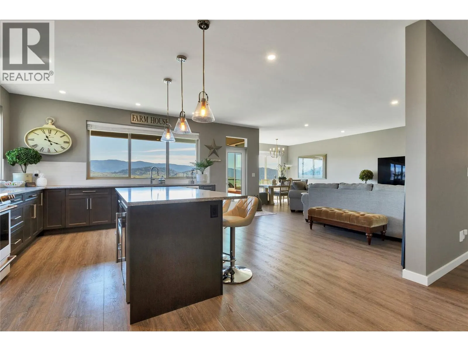 595 Vineyard Way N Unit# 31