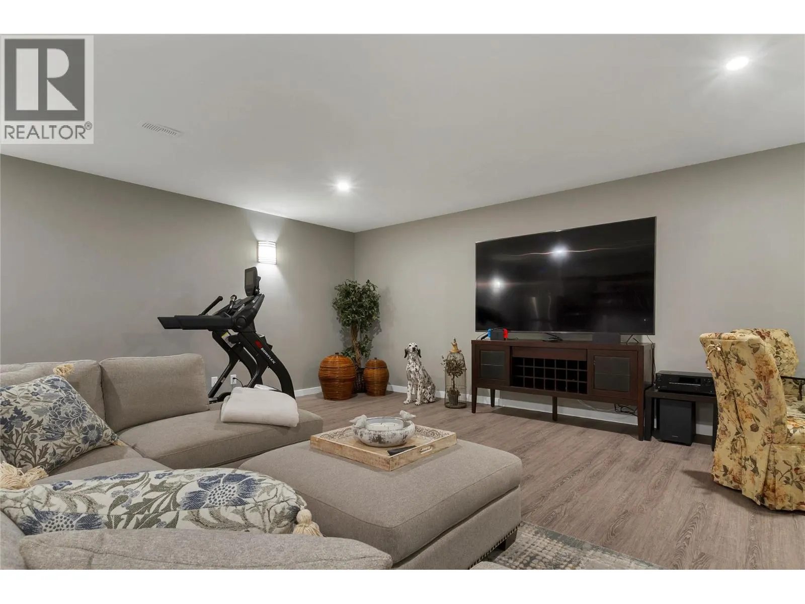 595 Vineyard Way N Unit# 31