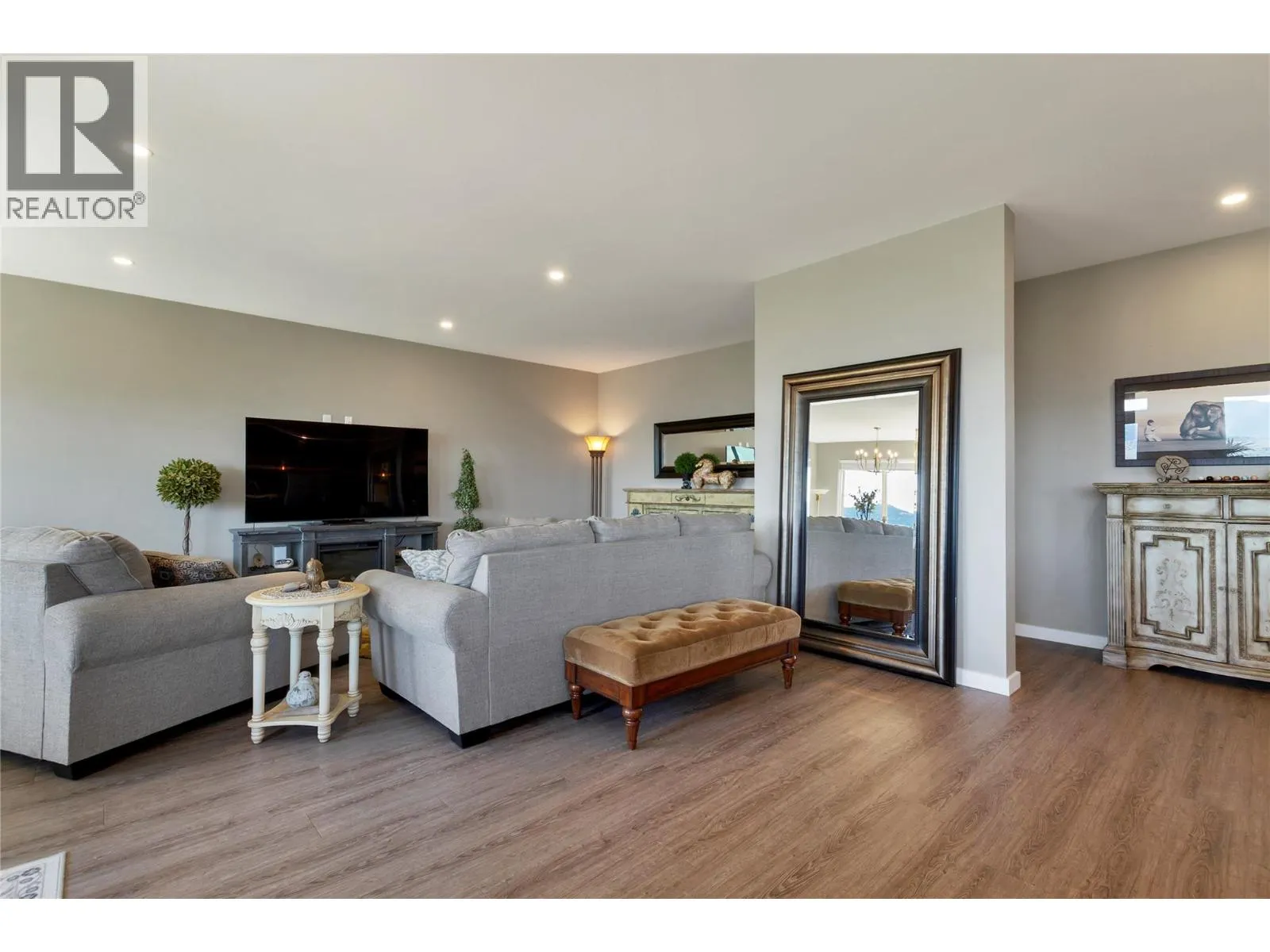 595 Vineyard Way N Unit# 31