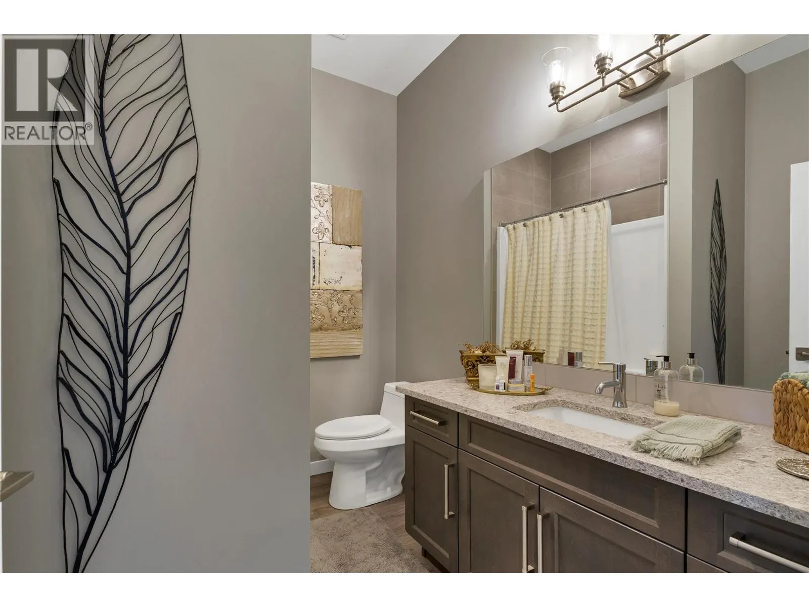 595 Vineyard Way N Unit# 31