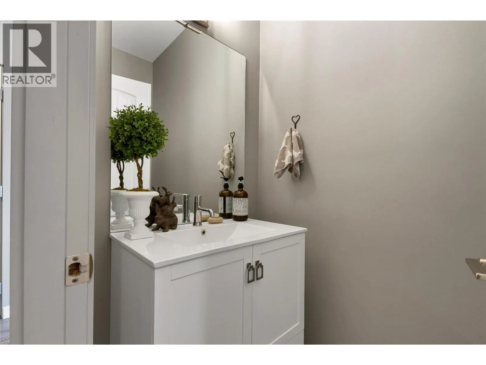 595 Vineyard Way N Unit# 31