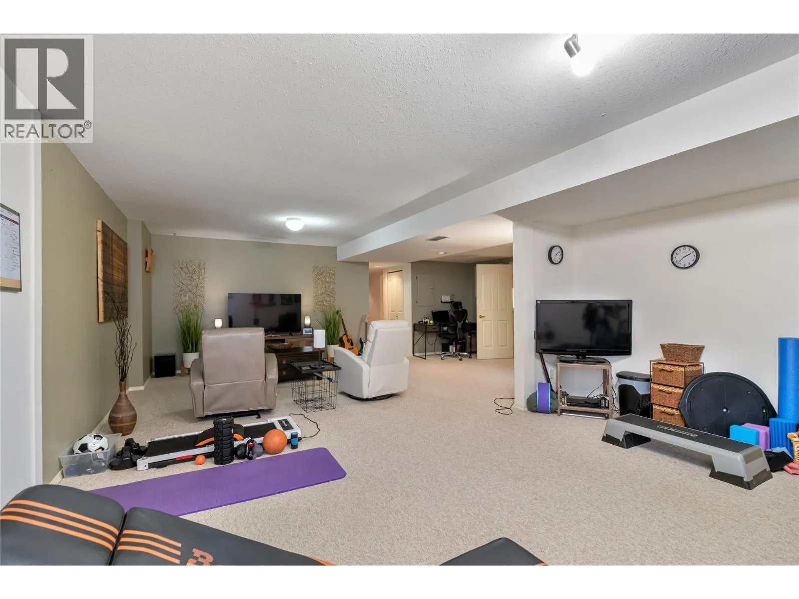 1886 Parkview Crescent Unit# 3