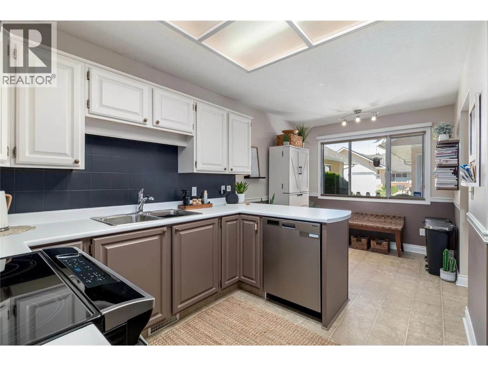 1886 Parkview Crescent Unit# 3
