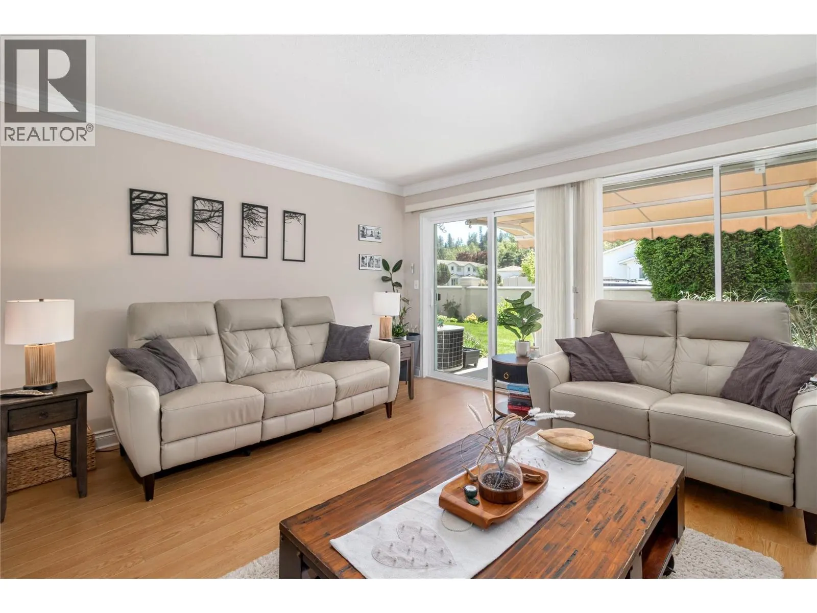 1886 Parkview Crescent Unit# 3