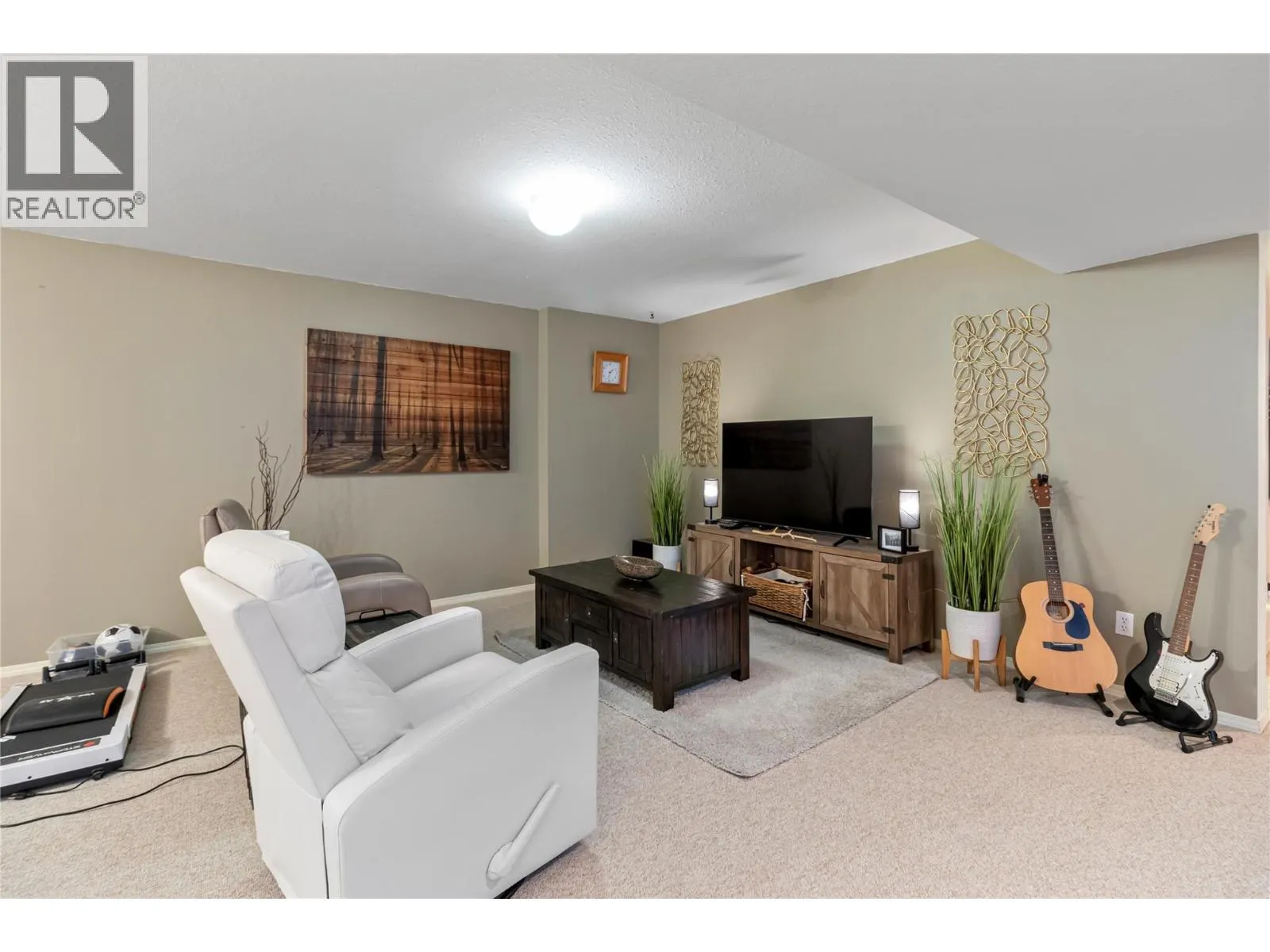 1886 Parkview Crescent Unit# 3