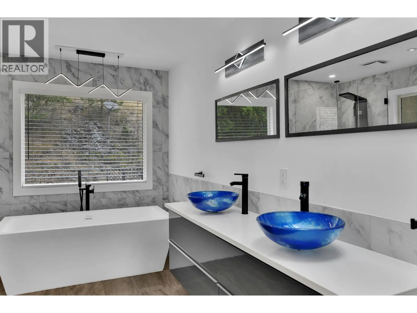 115 Par Boulevard