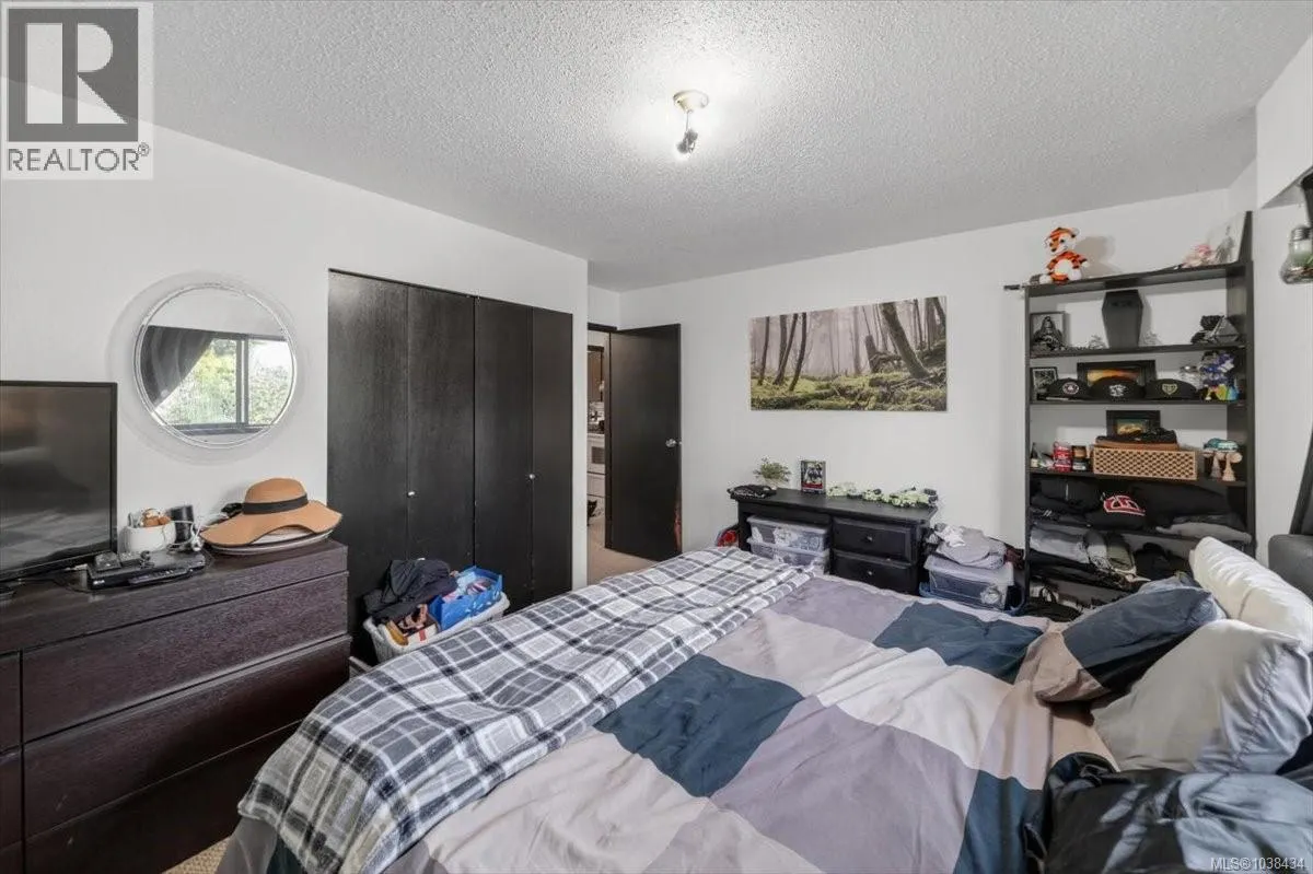 891 Admirals Rd