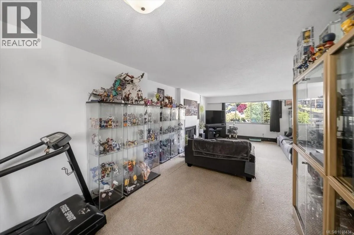 891 Admirals Rd