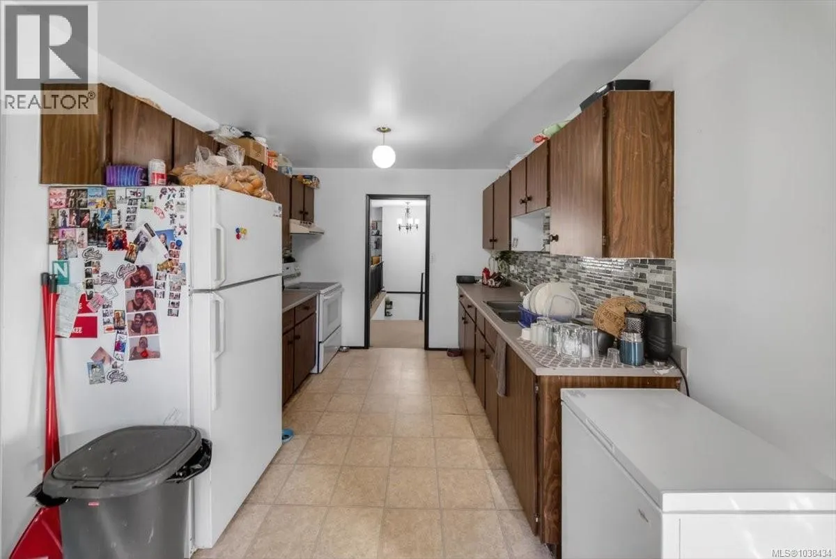 891 Admirals Rd