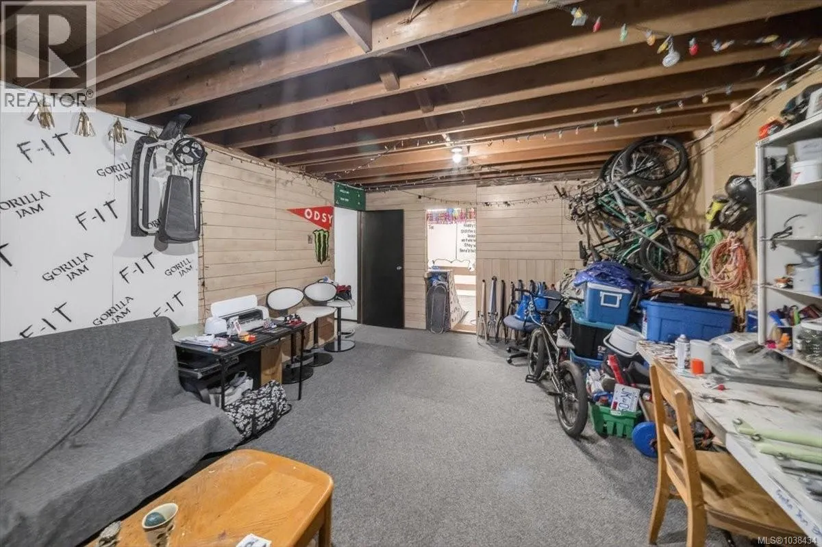 891 Admirals Rd