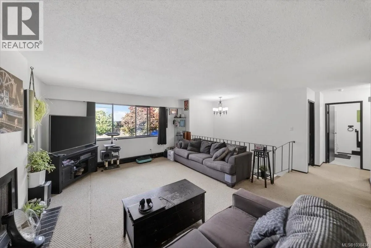 891 Admirals Rd