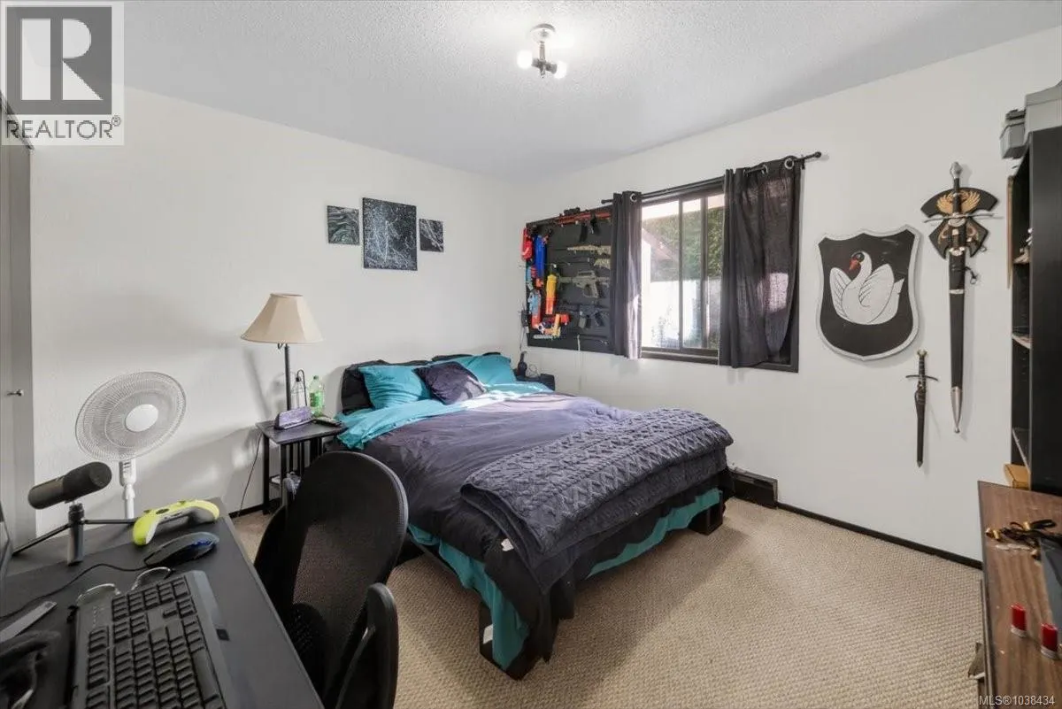 891 Admirals Rd