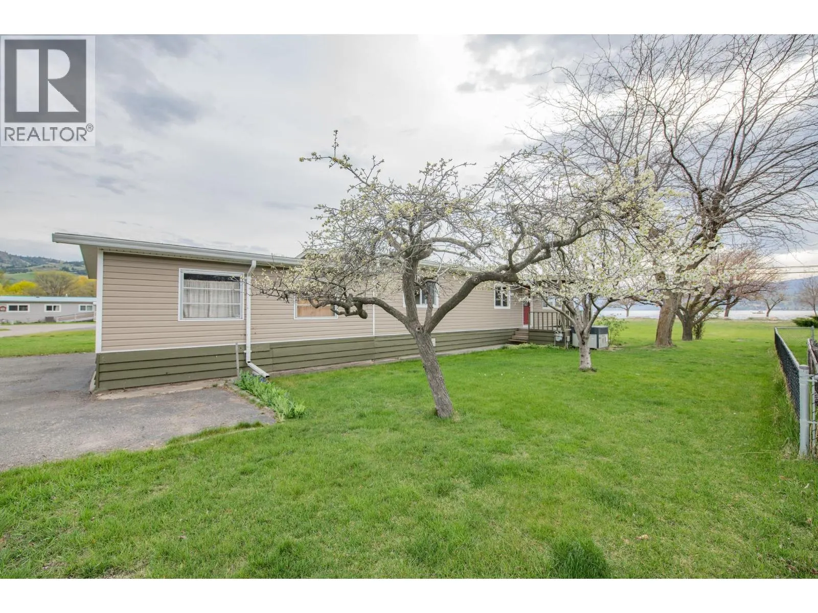 2727 Lakeshore Road Unit# 48