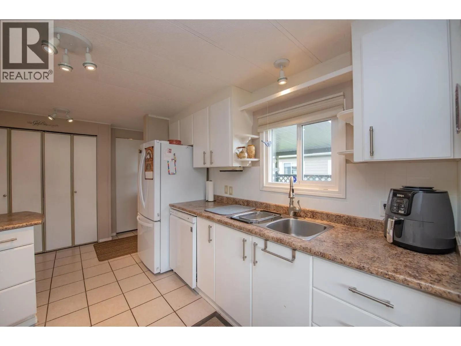 2727 Lakeshore Road Unit# 48