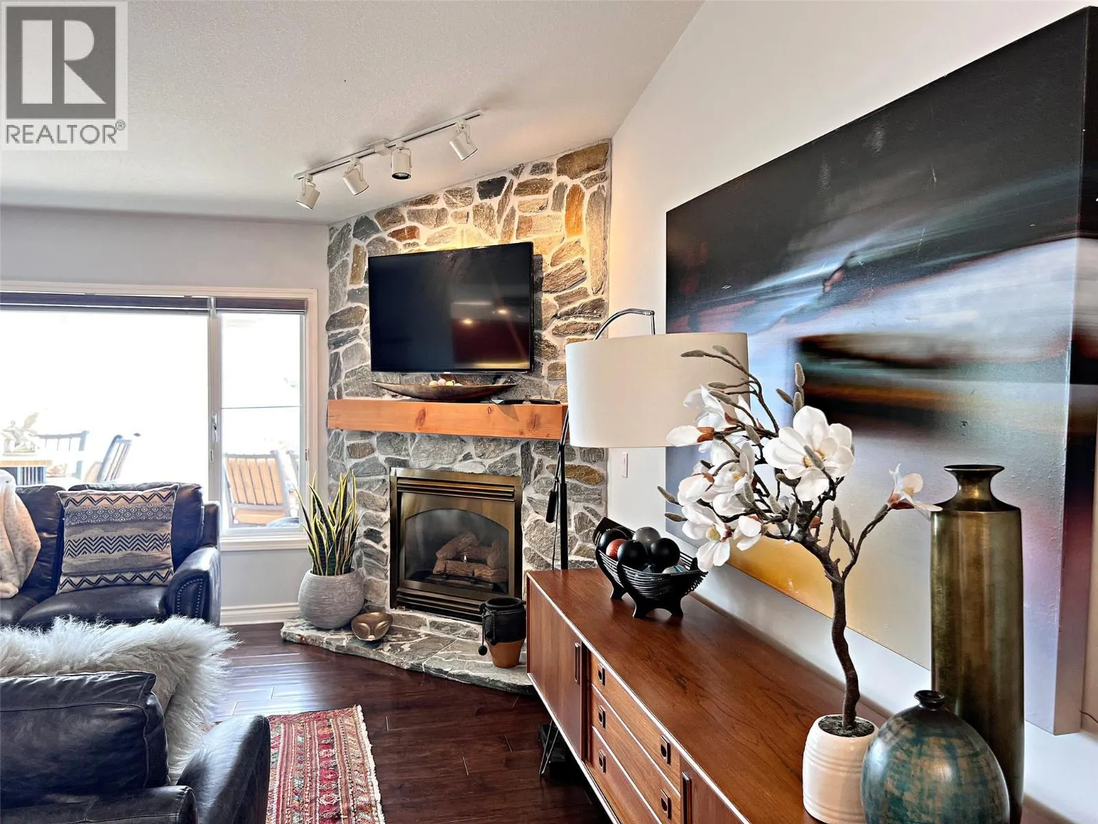 4480 Ponderosa Drive