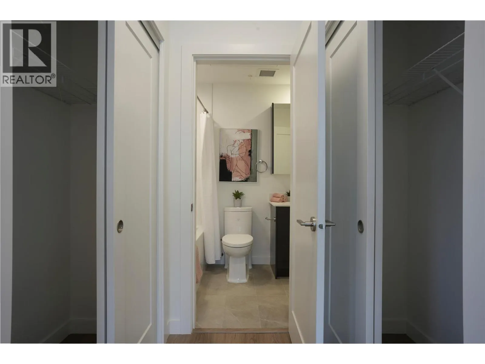 1380 Pridham Avenue Unit# 214