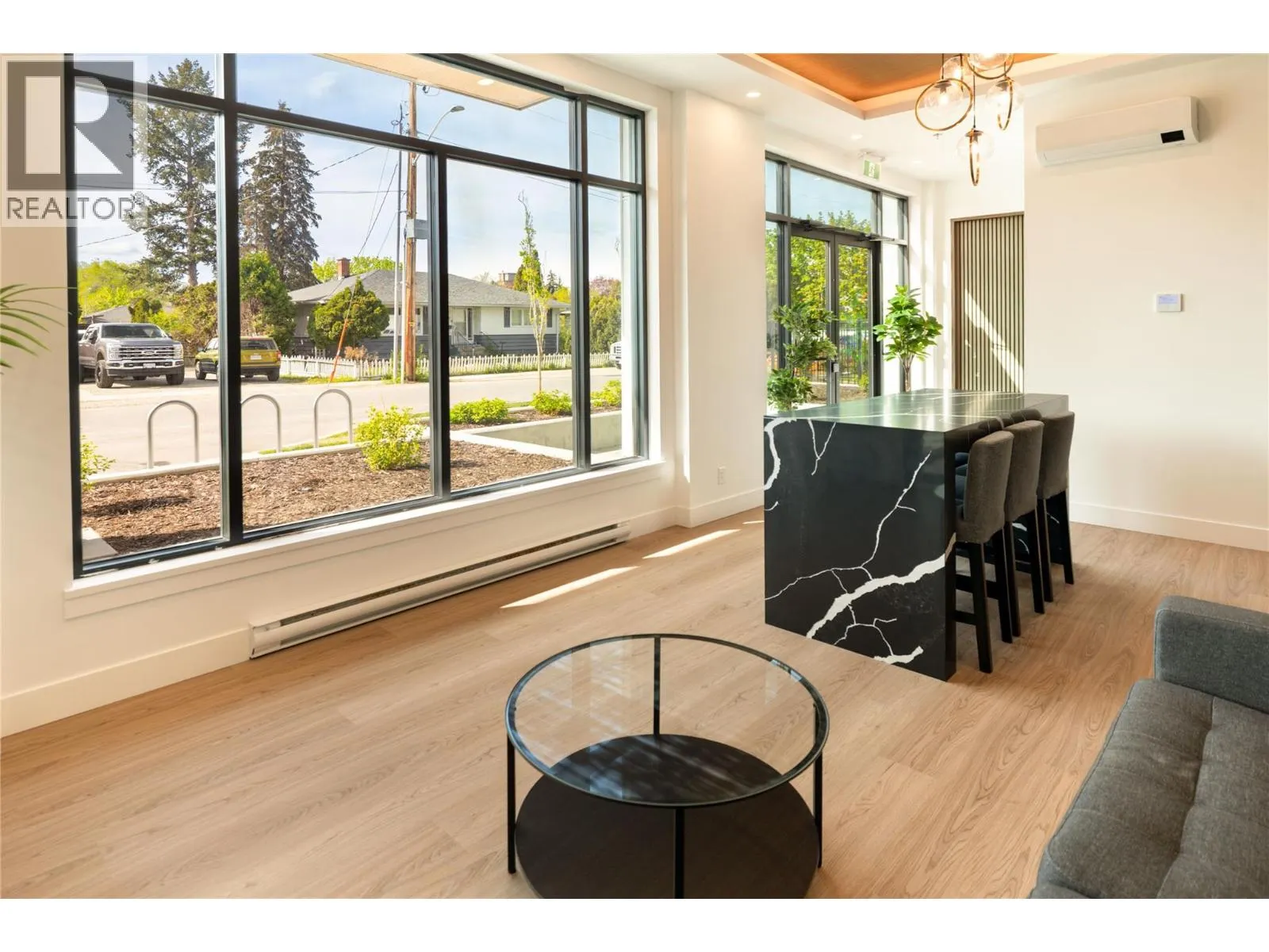 1380 Pridham Avenue Unit# 214
