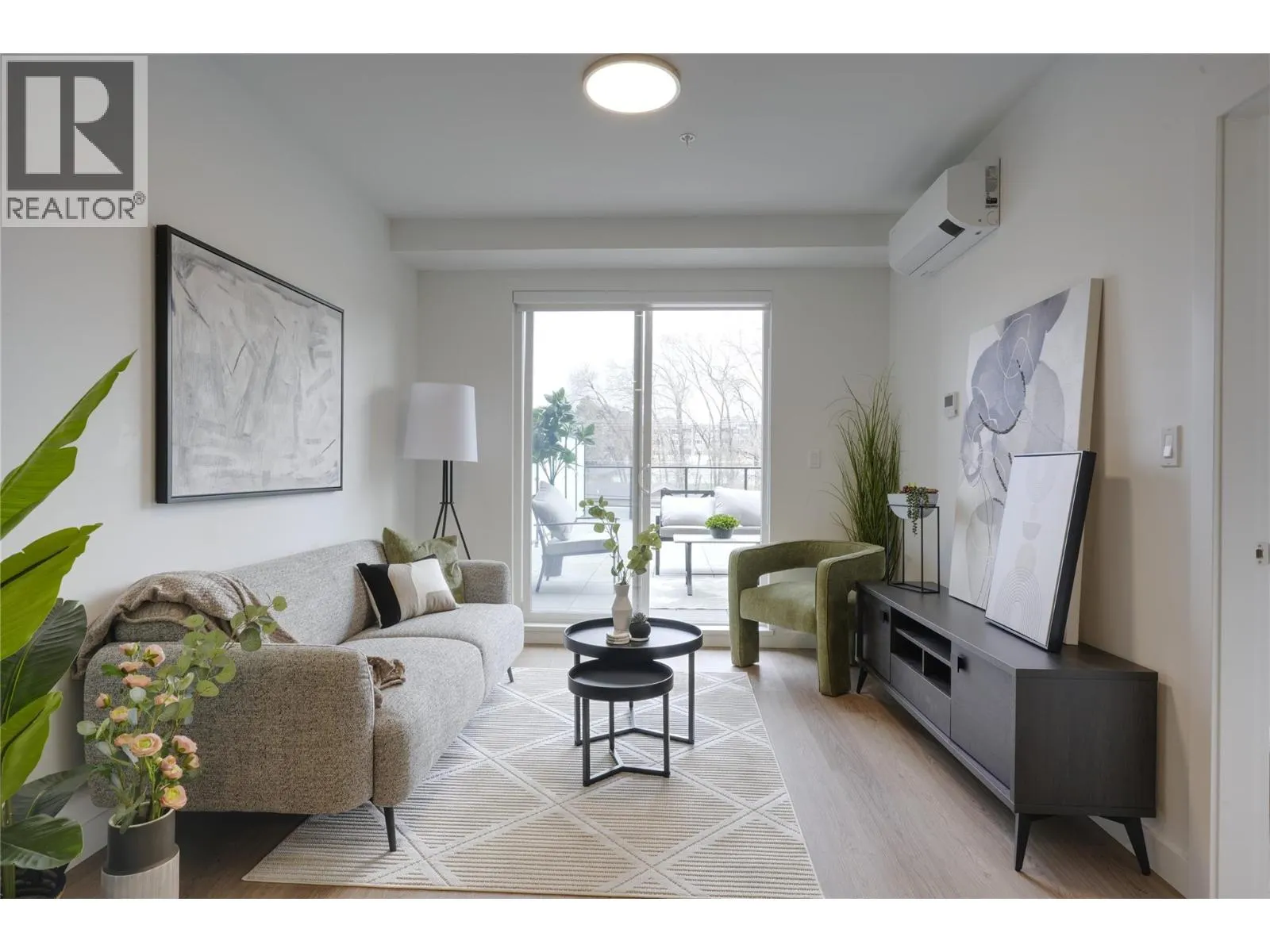 1380 Pridham Avenue Unit# 214