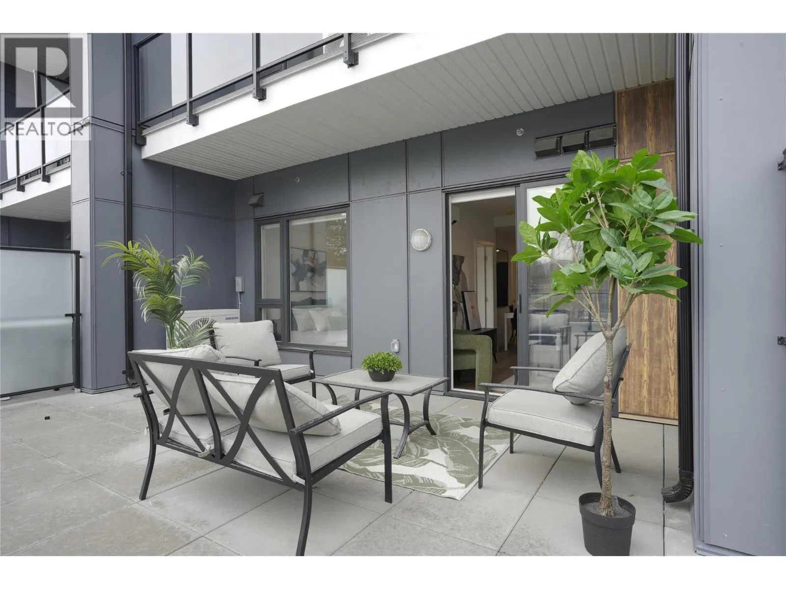 1380 Pridham Avenue Unit# 214