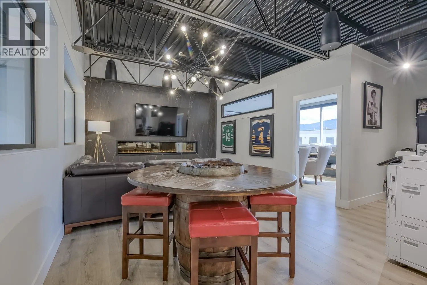 2110 Matrix Crescent Unit# 18
