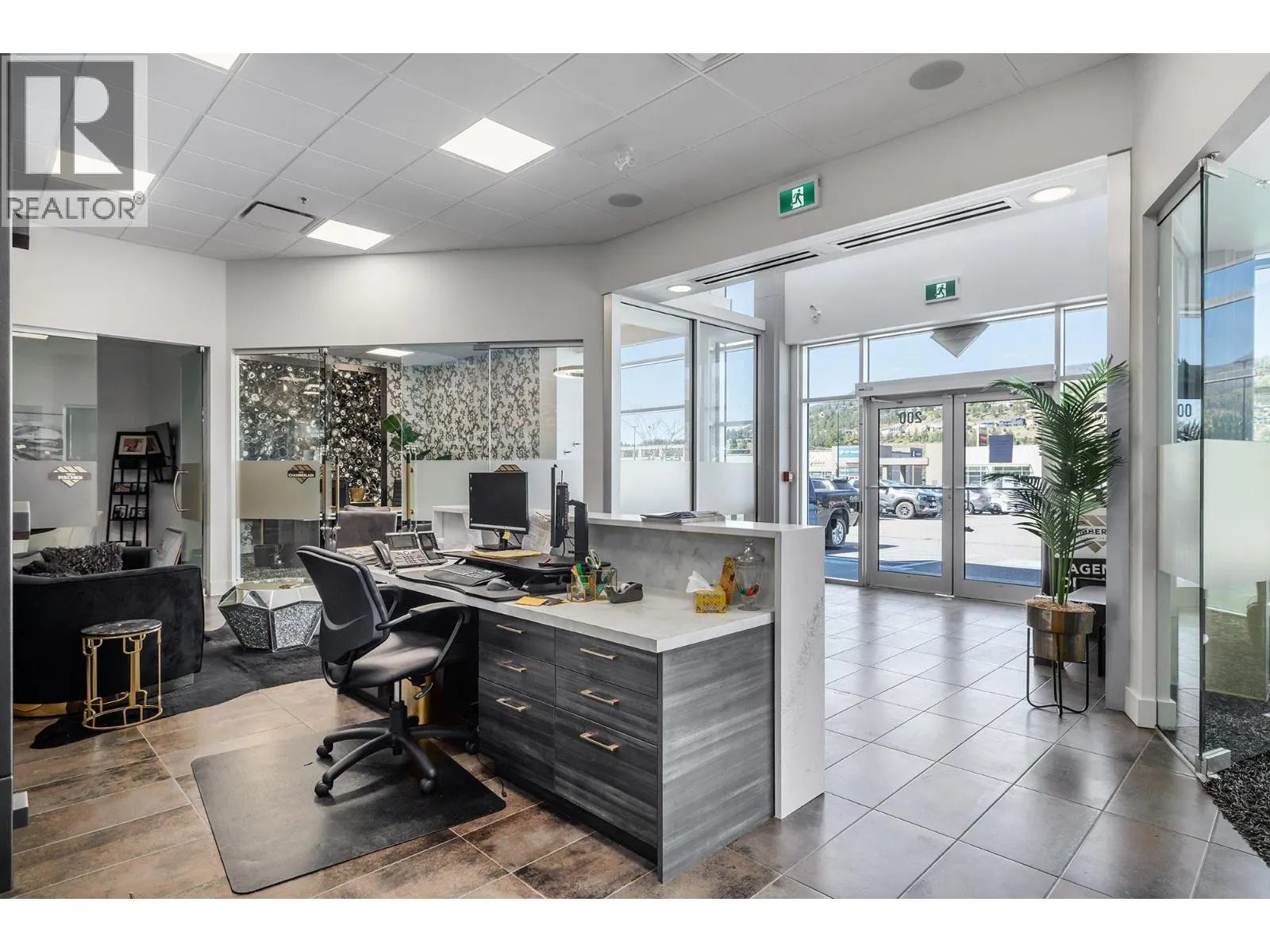 525 97 S Highway Unit# 200