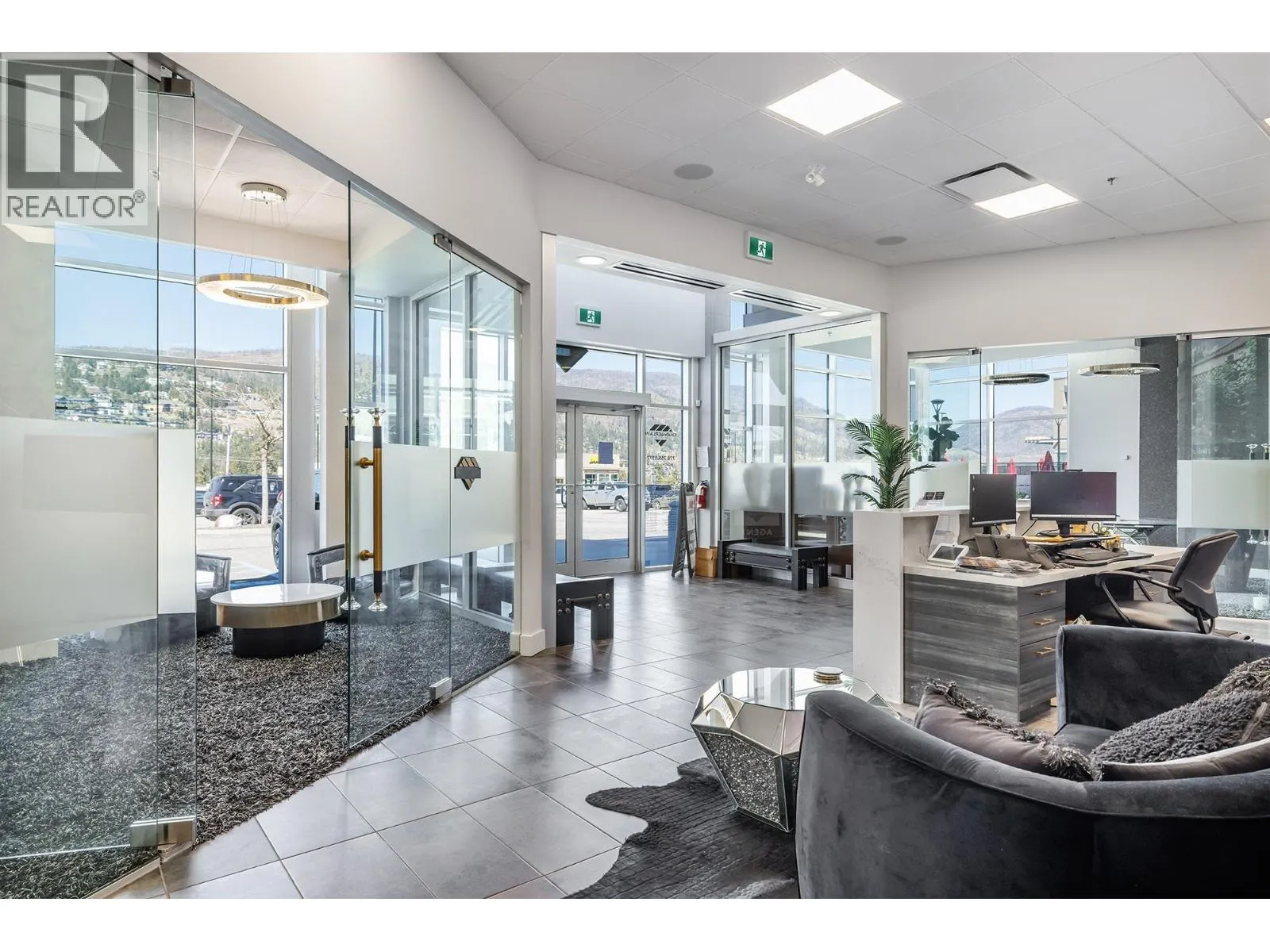525 97 S Highway Unit# 200