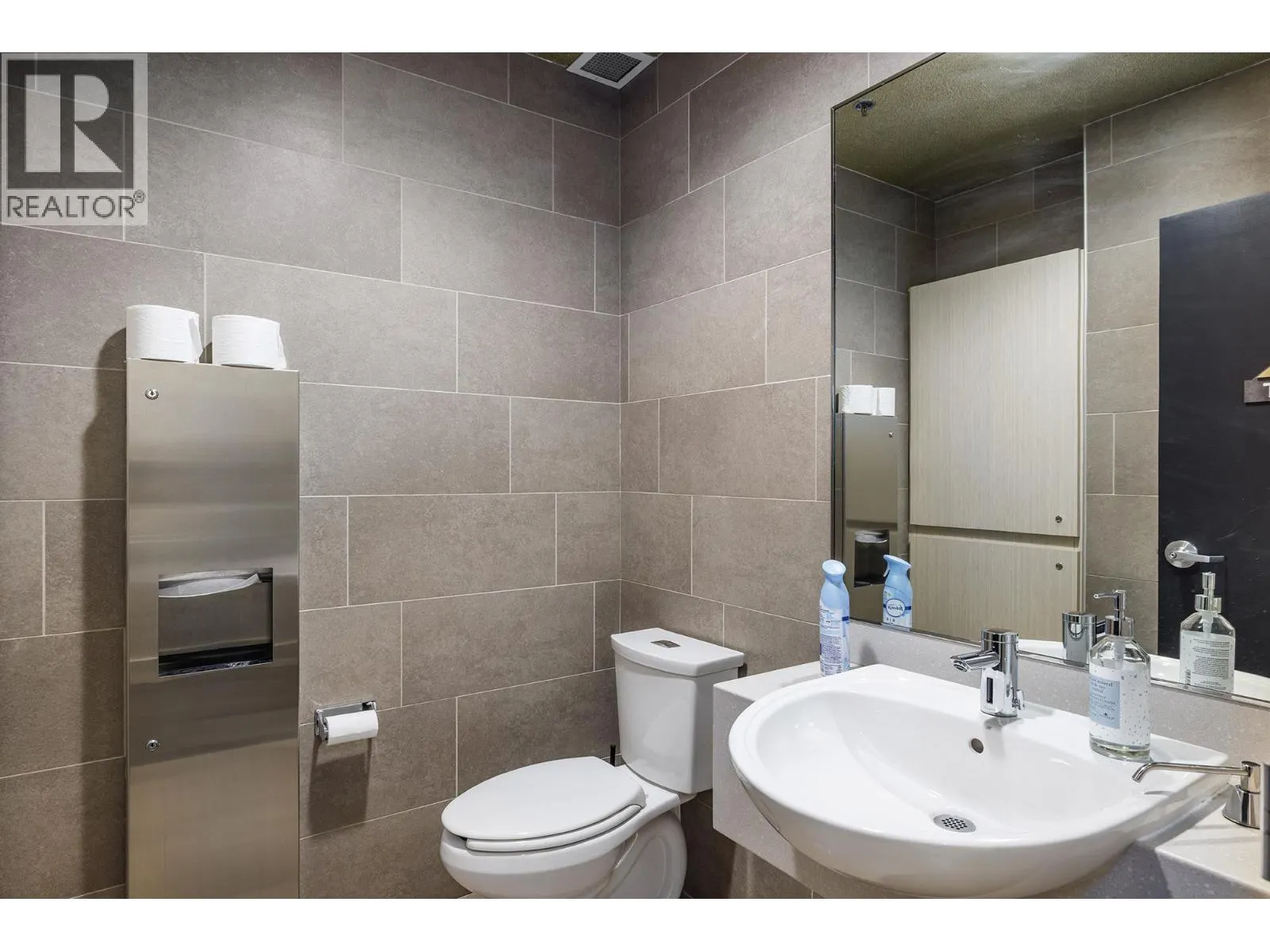 525 97 S Highway Unit# 200