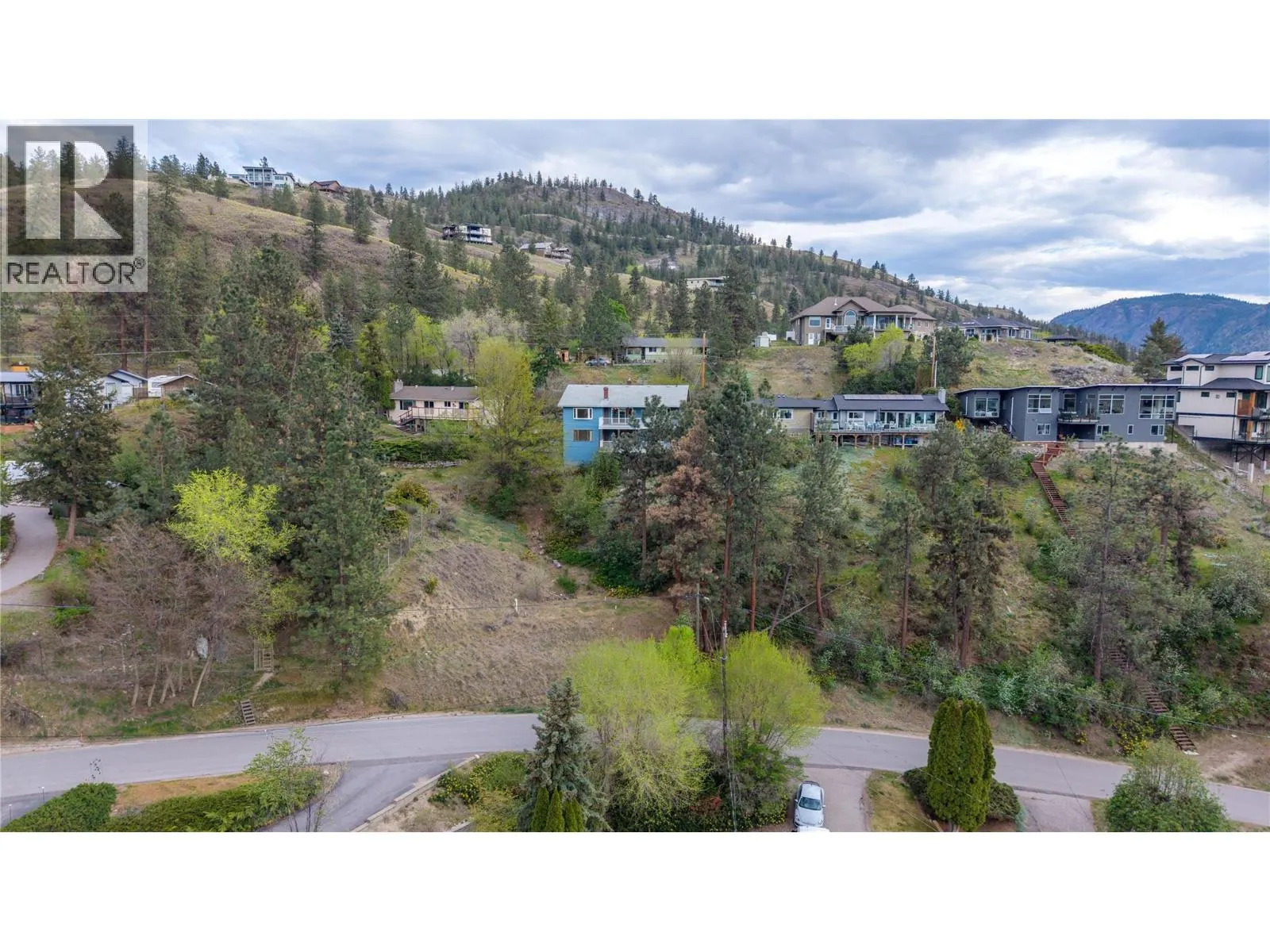 418 Panorama Crescent