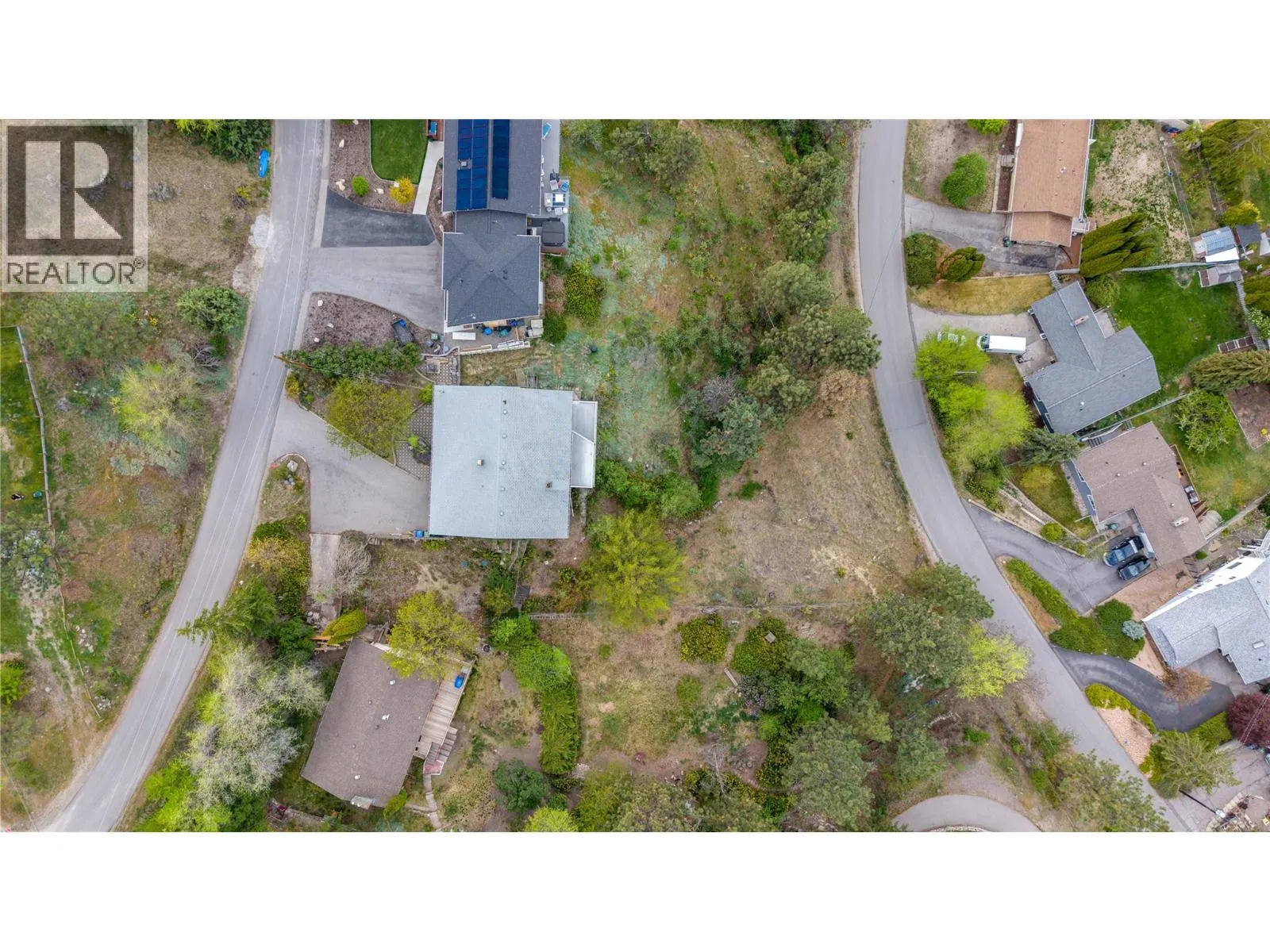 418 Panorama Crescent