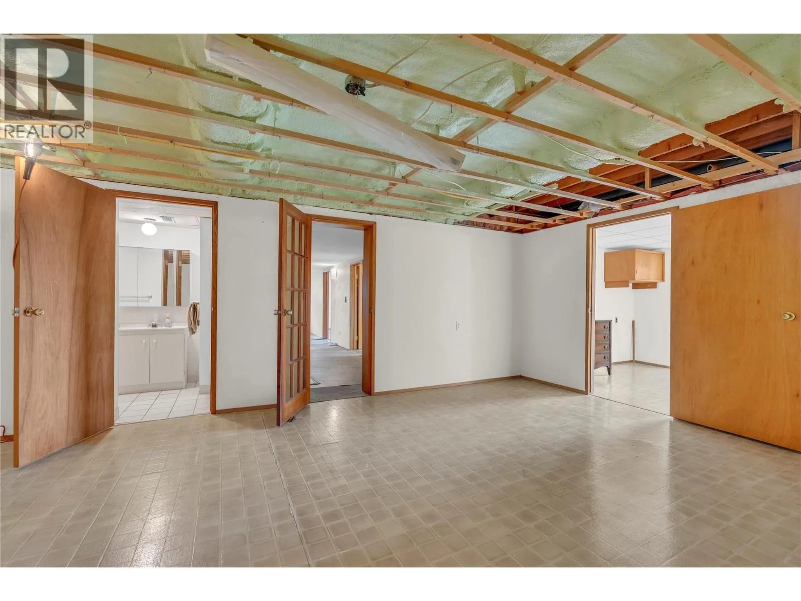 418 Panorama Crescent