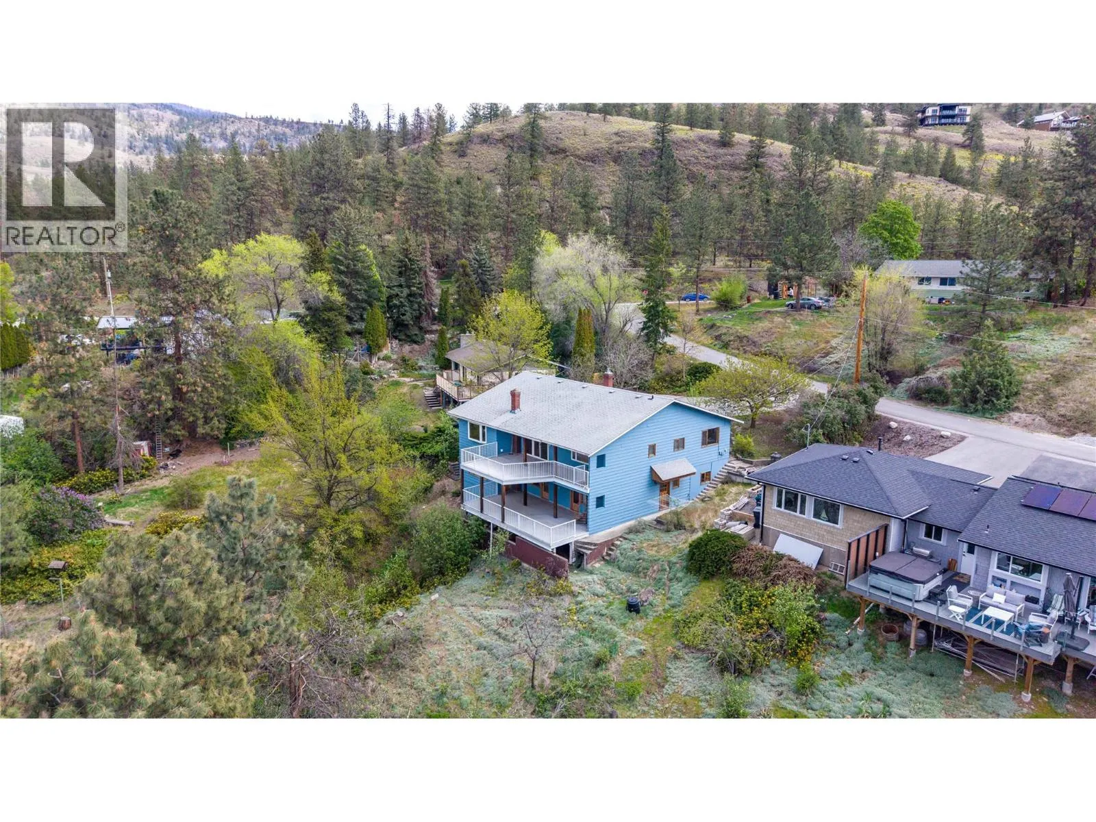 418 Panorama Crescent