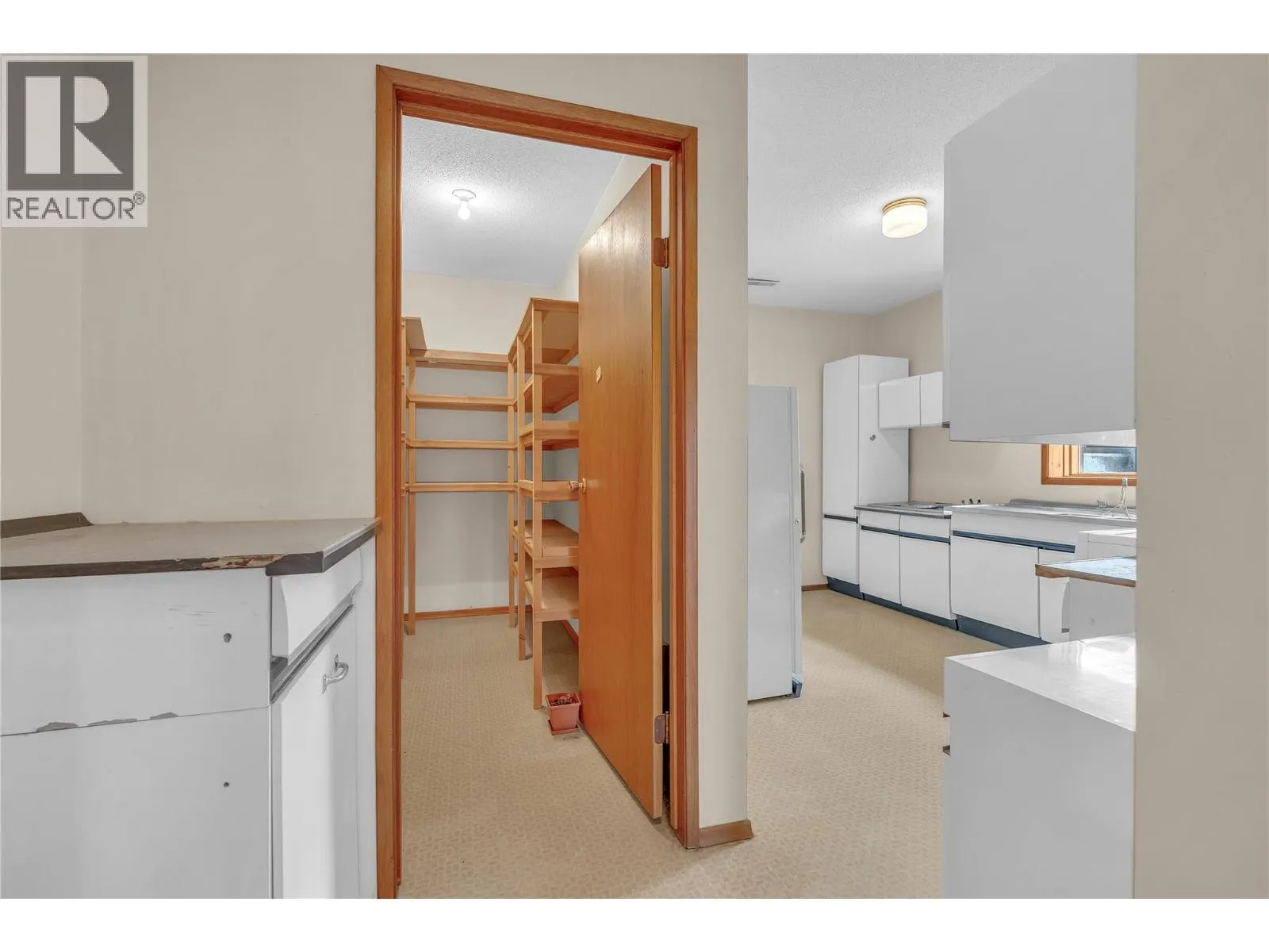 418 Panorama Crescent