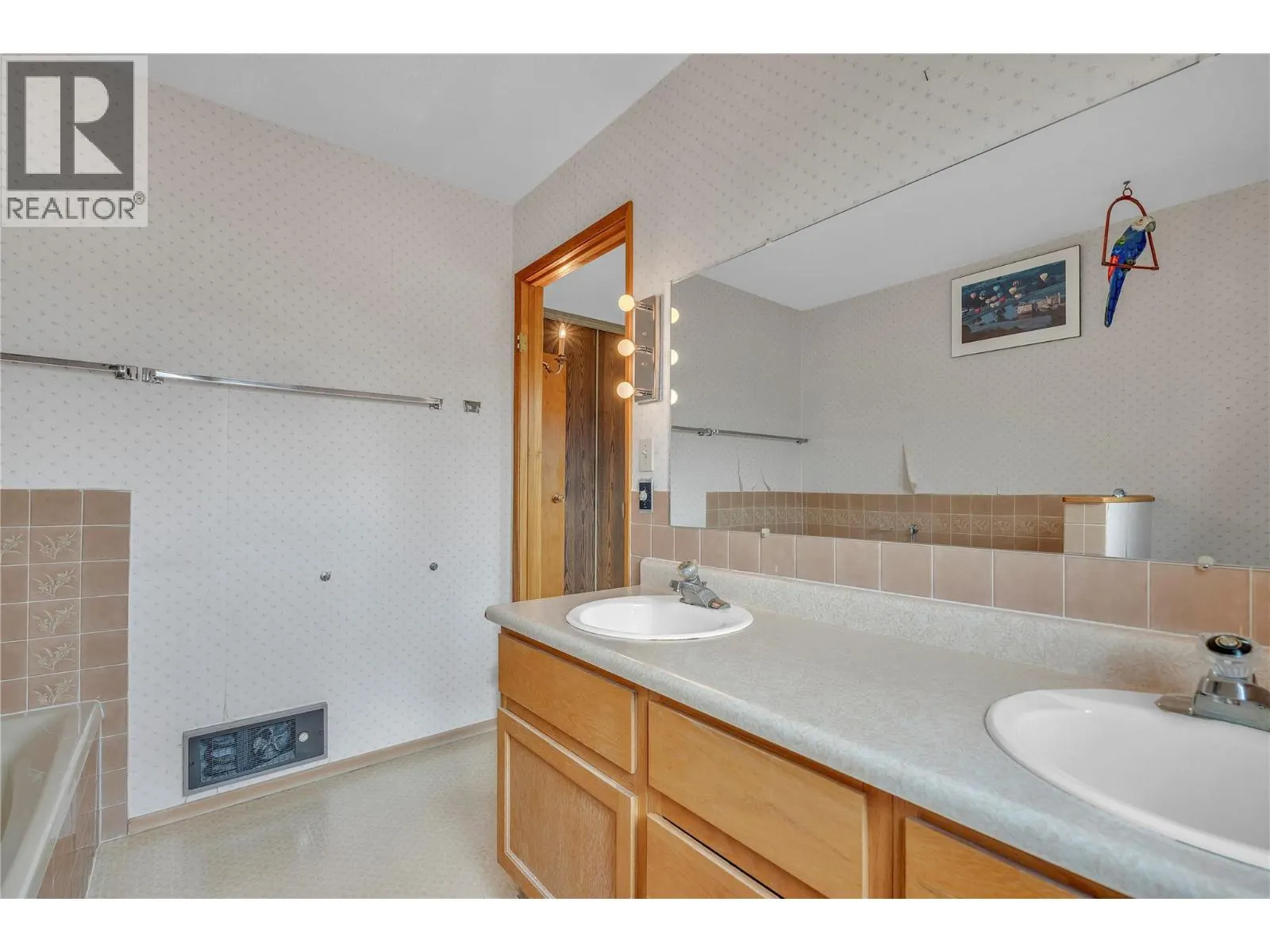 418 Panorama Crescent